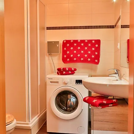 Sun Apartment *